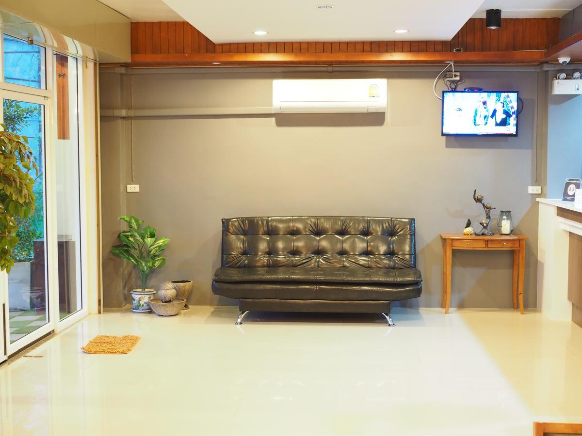 A Nighttime Hostel Krabi Exterior photo