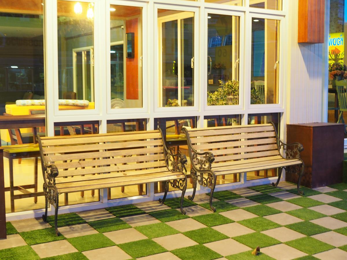 A Nighttime Hostel Krabi Exterior photo