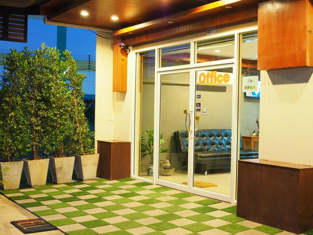 A Nighttime Hostel Krabi Exterior photo