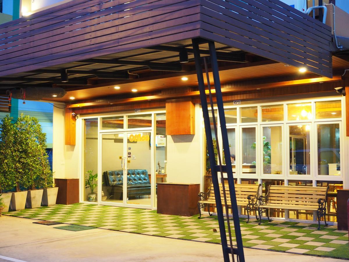 A Nighttime Hostel Krabi Exterior photo